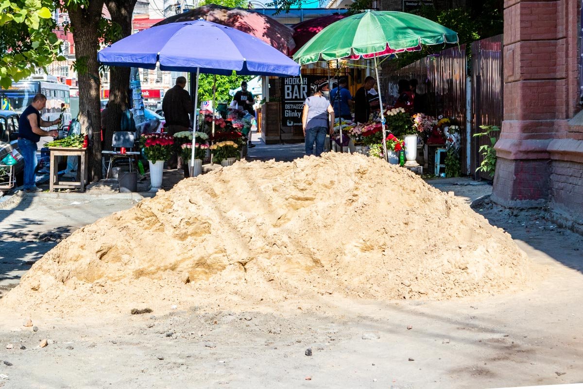Главное быстро сделать, чтобы песок никто не украл