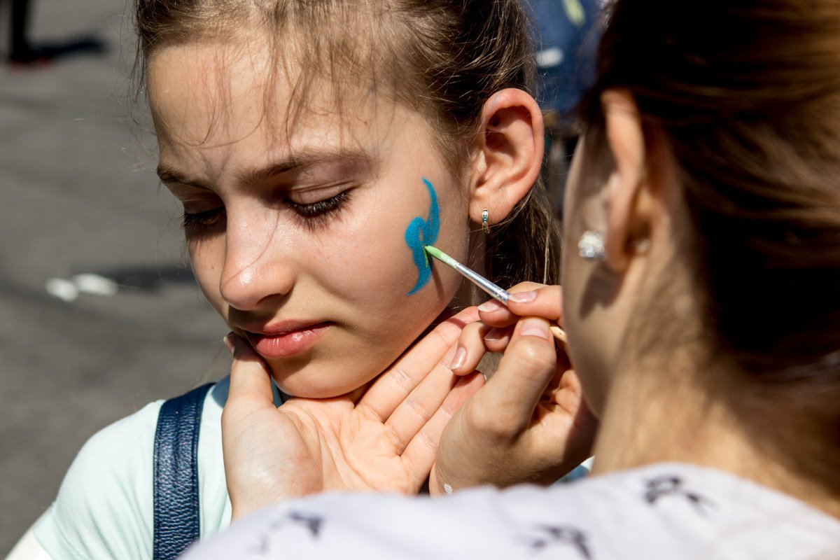 Всем желающим рисовали аквагрим 