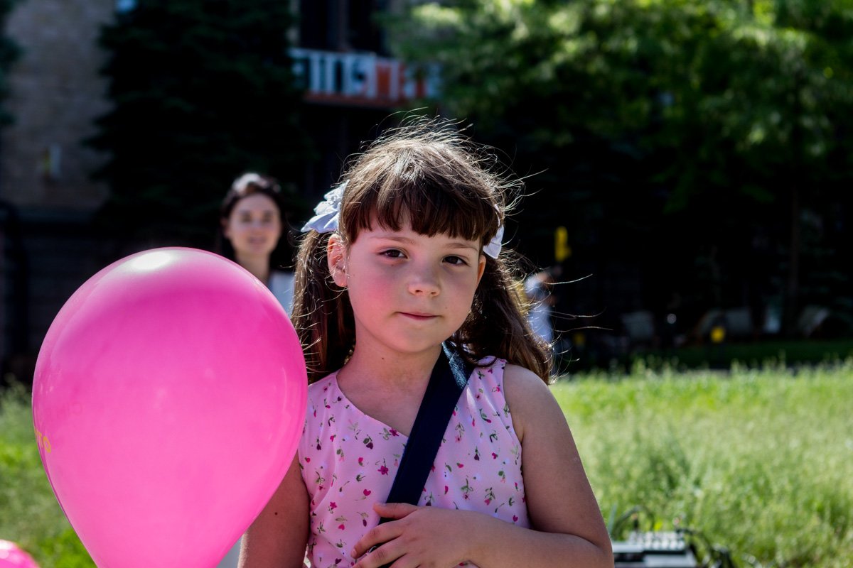 Там людей ждали увлекательные мастер-классы для всей семьи, множество интересных локаций и лекторий, выступления местных творческих коллективов