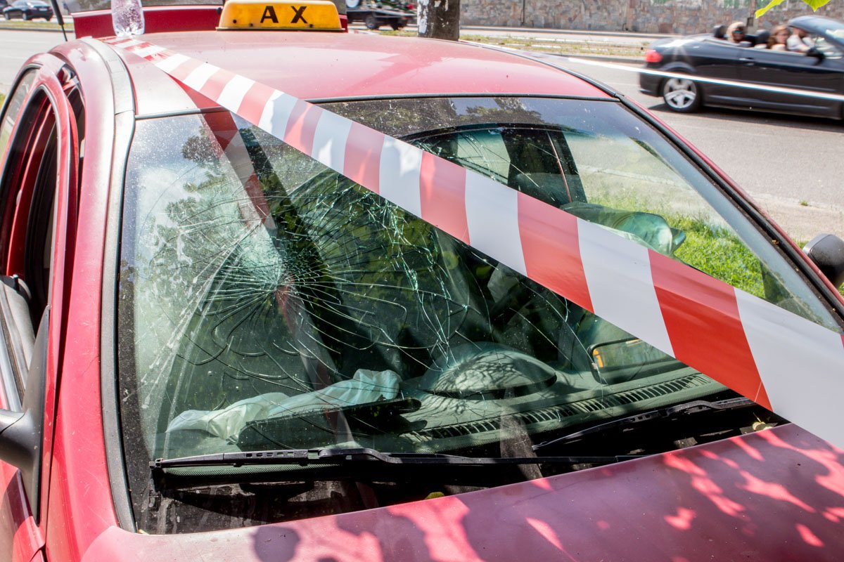 Автомобиль принадлежит службе такси Автомобиль принадлежит службе такси