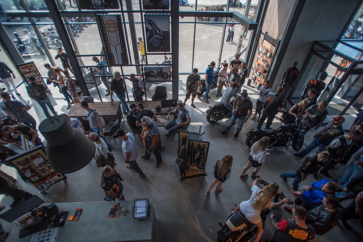 Можно потрогать все