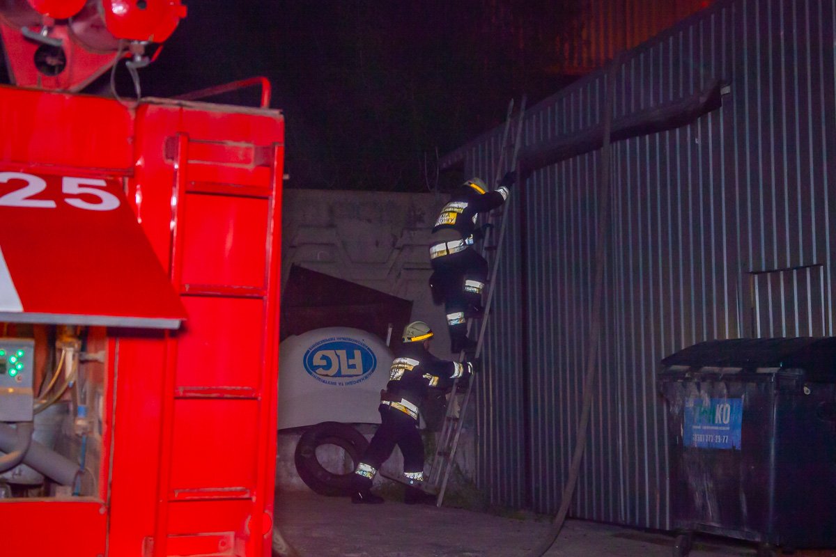 Тушили как могли