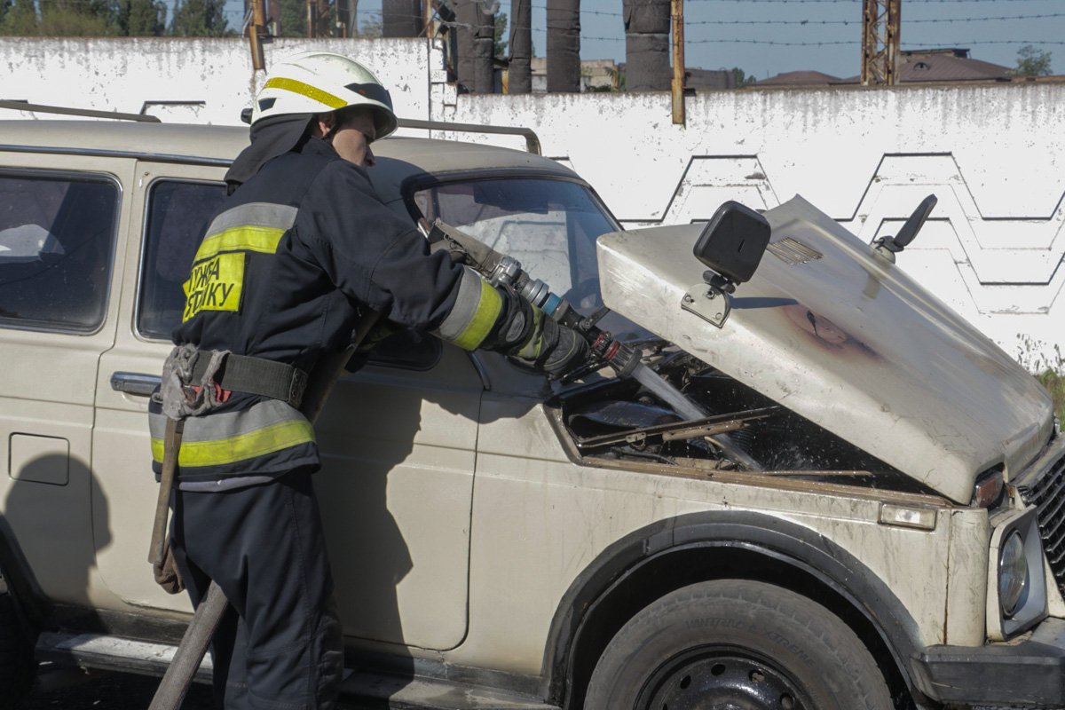 Увидев задымление, мужчина сразу же вызвал бригаду ГСЧС