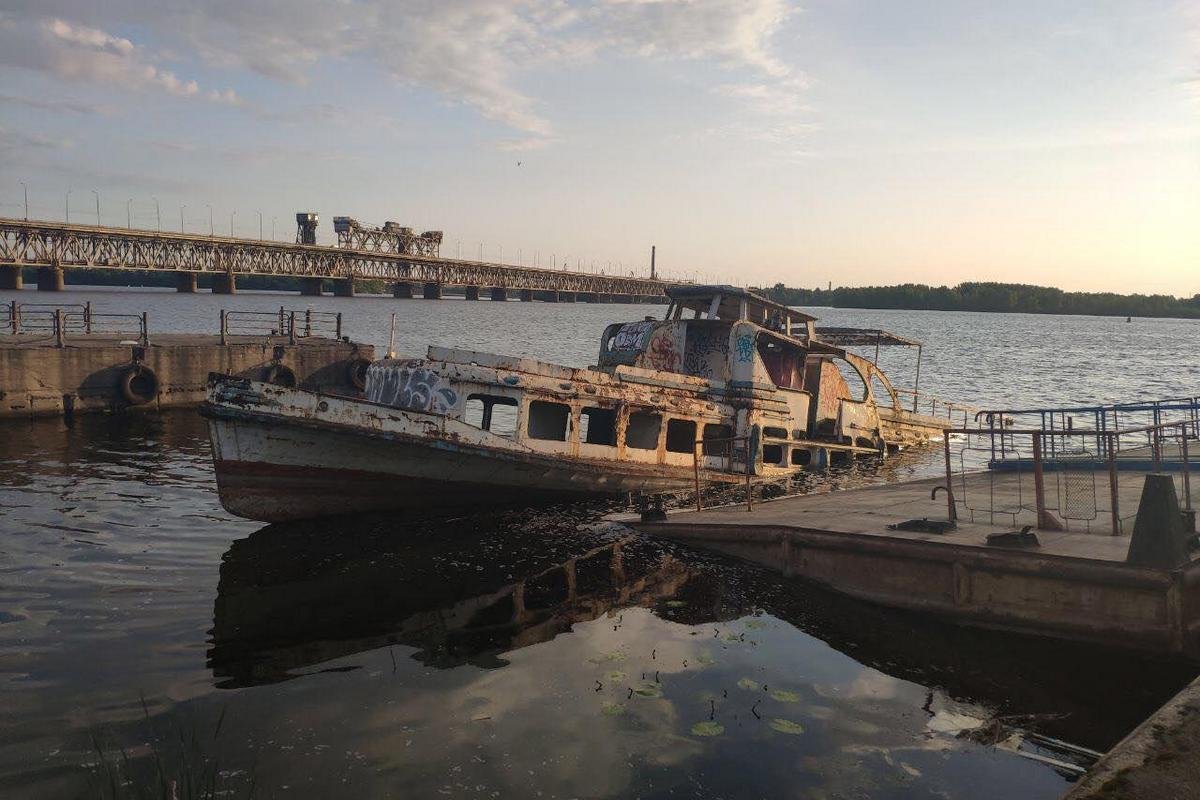 Или почитать историю про одинокий катер на Информаторе Или почитать историю про одинокий катер на Информаторе