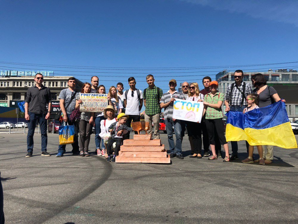 Активисты обратили внимание на некоторые коммунистические названия в Днепре