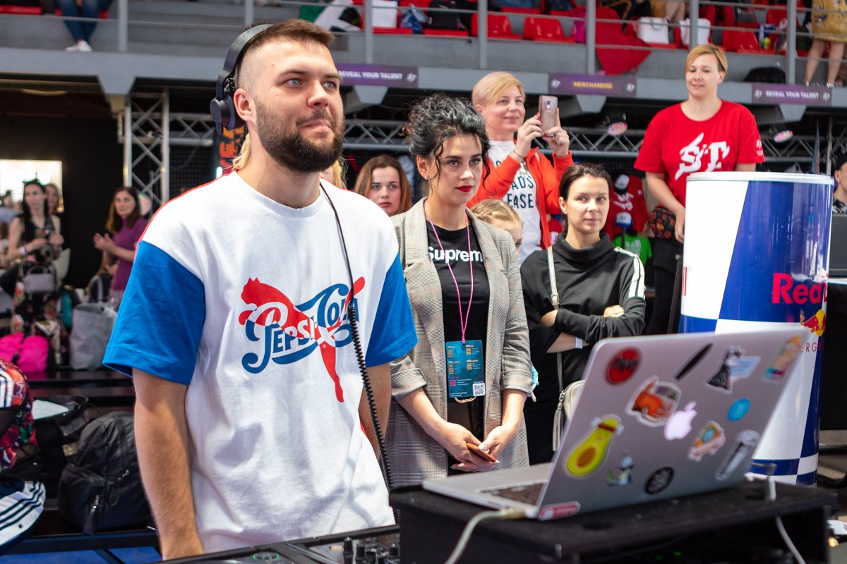 Без соответствующей музыки танец невозможен 