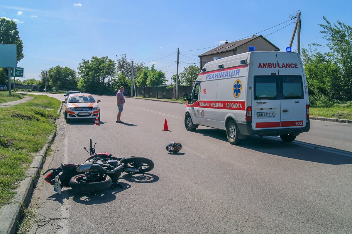 Авария произошла на перекрестке Криворожской с Шахматным проездом Авария произошла на перекрестке Криворожской с Шахматным проездом