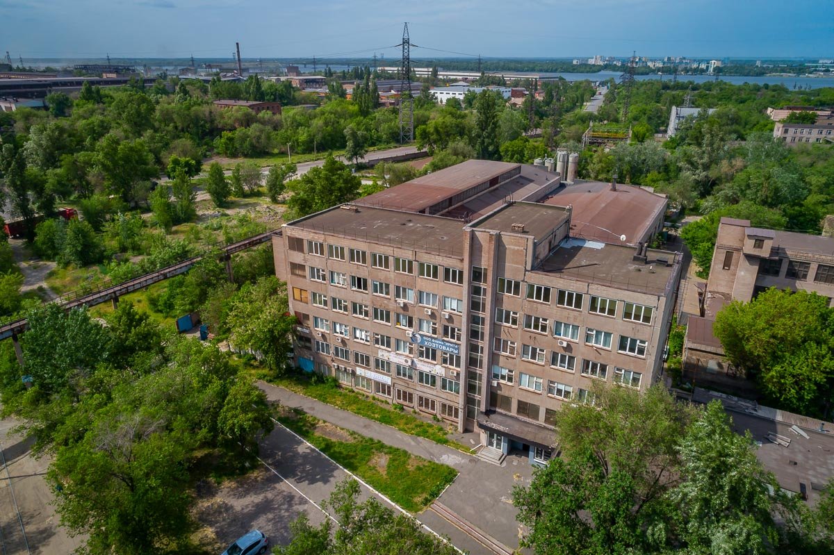 Дома моргают глазами-окнами Дома моргают глазами-окнами