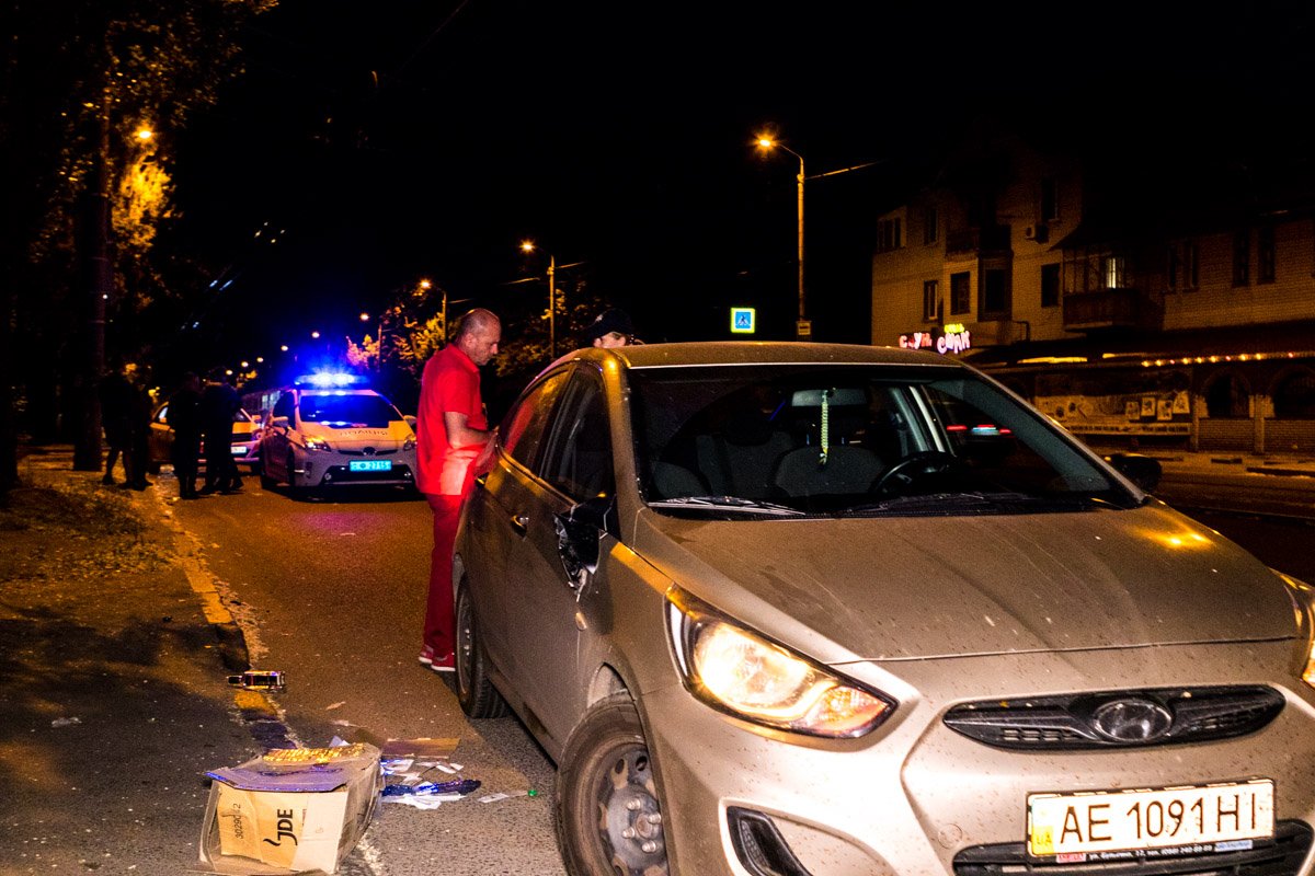 21 мая на проспекте Богдана Хмельницкого, напротив кафе "Смак", водитель на Hyundai Accent сбил женщину