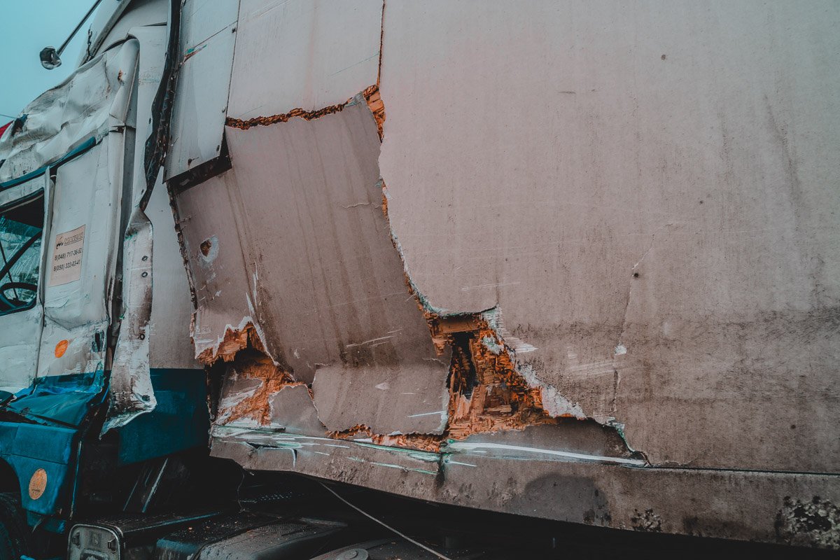 Фура столкнулась с прицепом