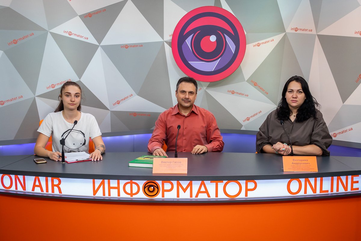 Как различать гадюк от ужей и почему нельзя убивать змей в Днепре