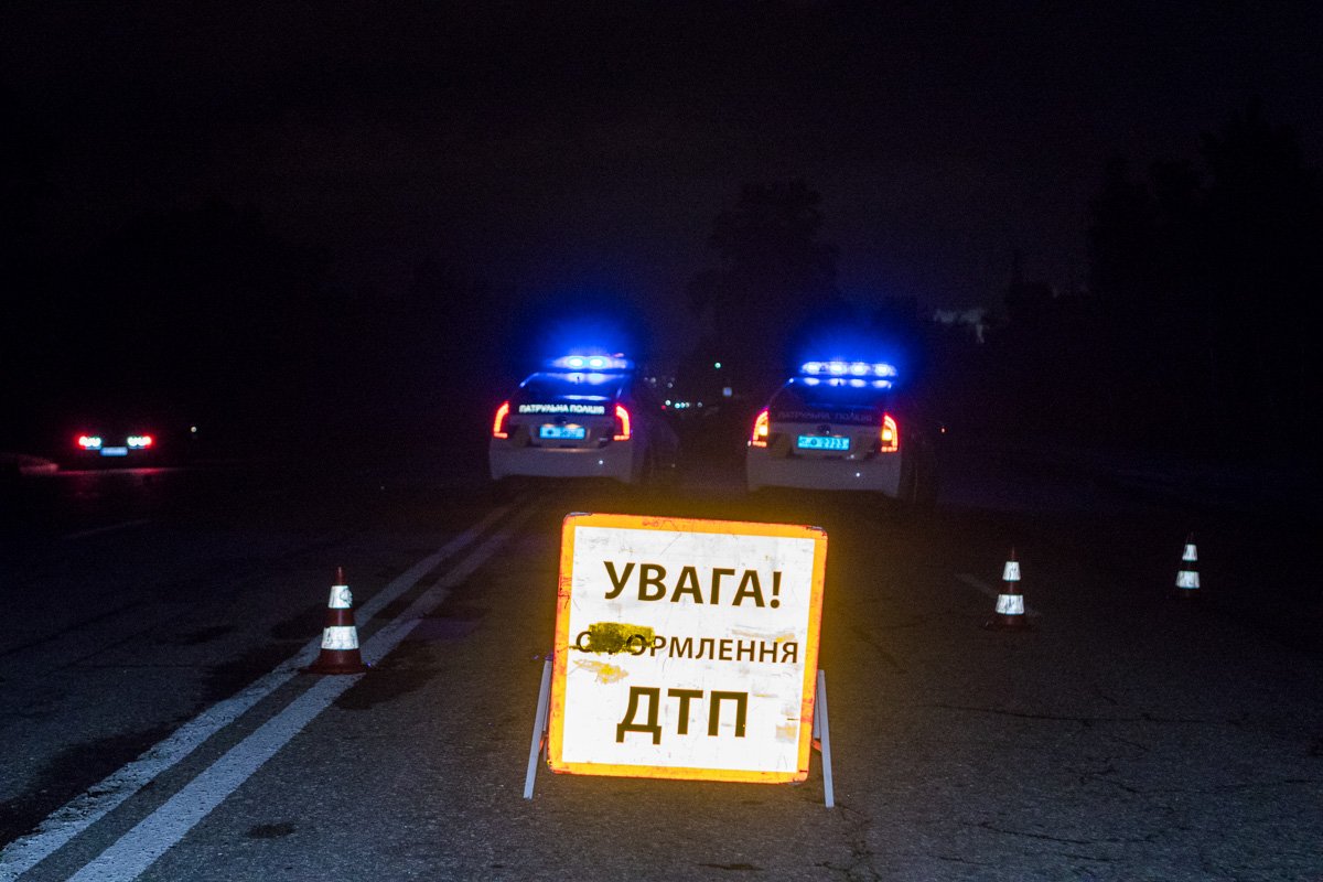 На месте происшествия работало несколько экипажей полиции и медики