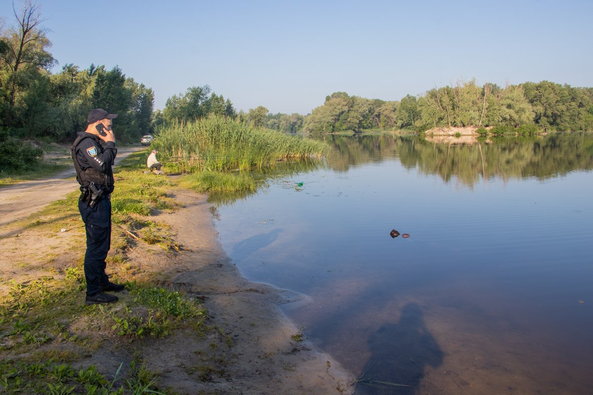 Патрульные вызвали на место следственно-оперативную группу Патрульные вызвали на место следственно-оперативную группу