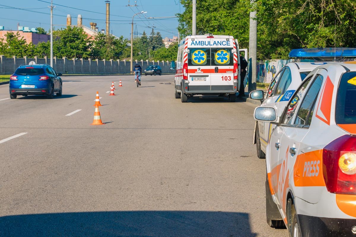 Водитель ВАЗ влетел в столб