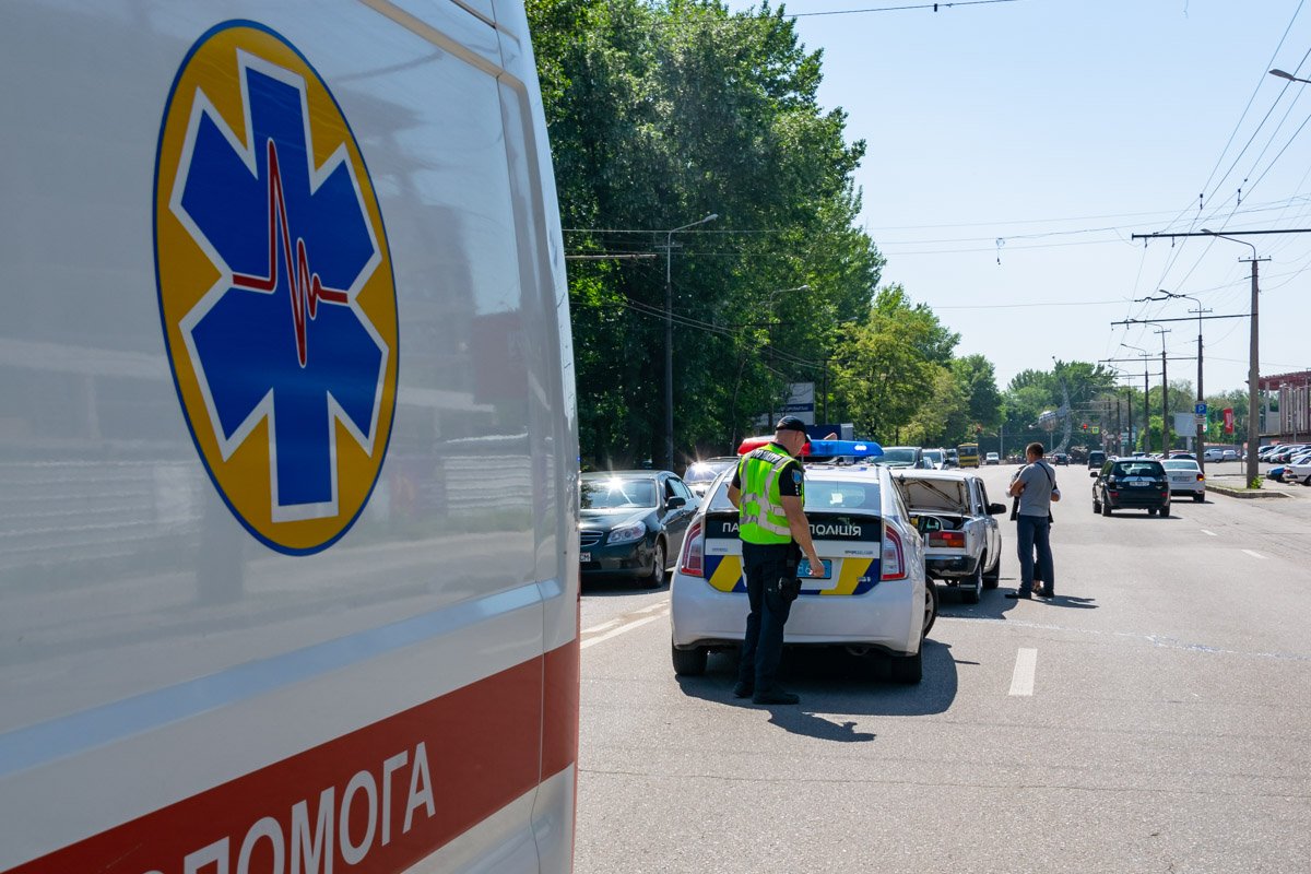 На место аварии сразу же вызвали скорую помощь и наряд полиции