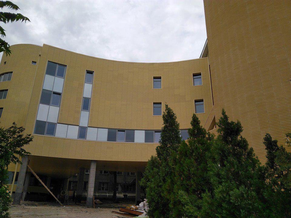 Заканчивается строительство перехода в больнице на Космической Заканчивается строительство перехода в больнице на Космической