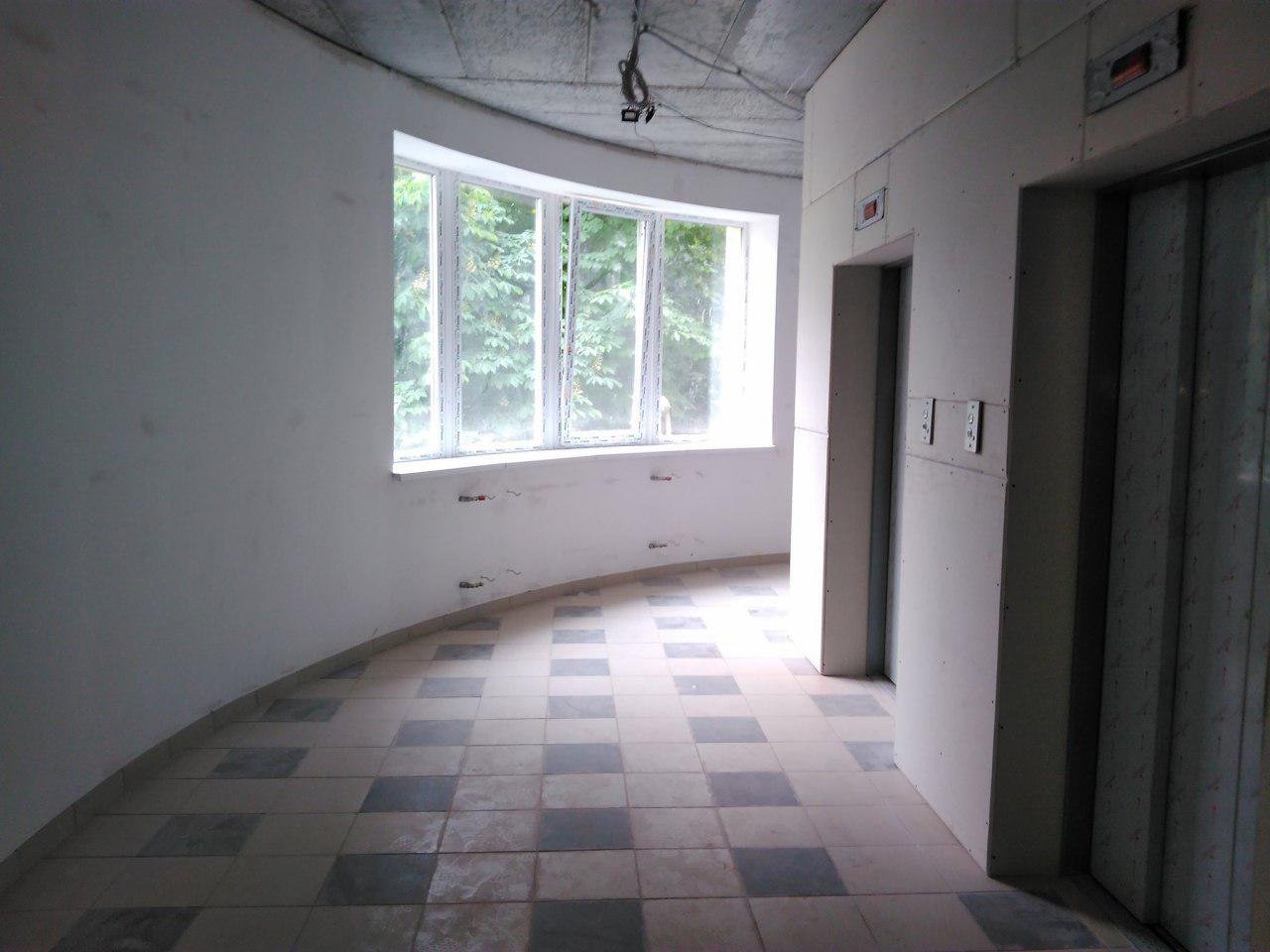 Переход утеплен и оснащен лифтами Переход утеплен и оснащен лифтами