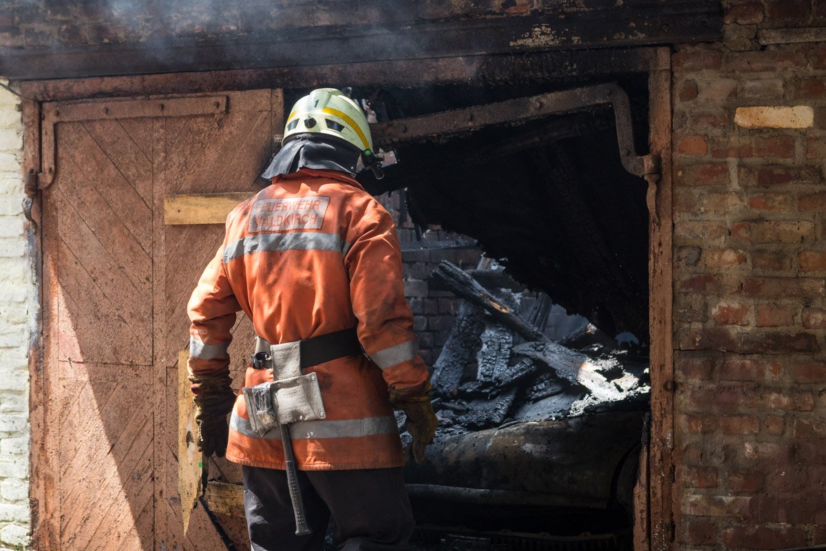 На месте работали спасатели 1-й пожарно-спасательной части ГСЧС