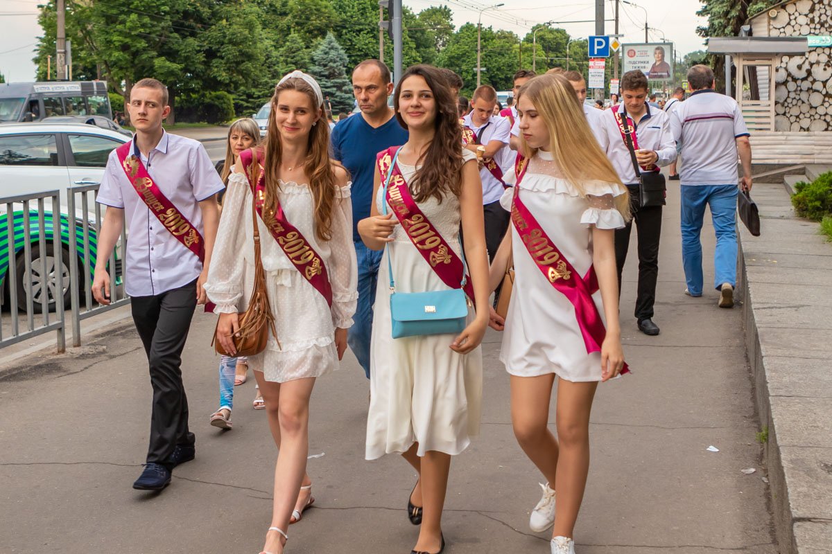 Время надеть то самое праздничное платье 