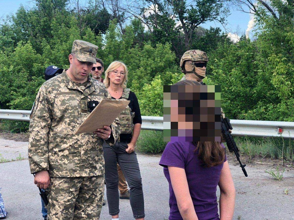 В городе Cчастье, Луганской области, 24 мая передали 60 заключенных из тюрем, расположенных на оккупированных территориях