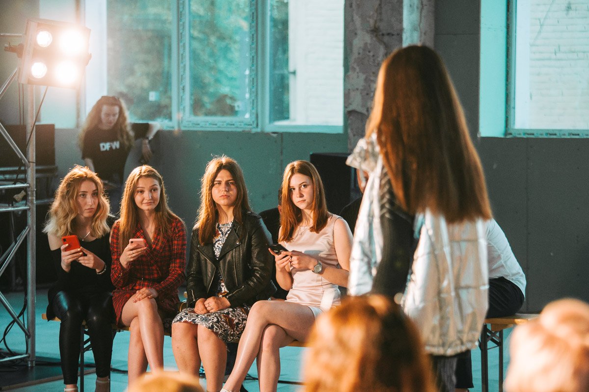 Здесь можно посмотреть на наряды от креативных дизайнеров из самых разных городов Украины