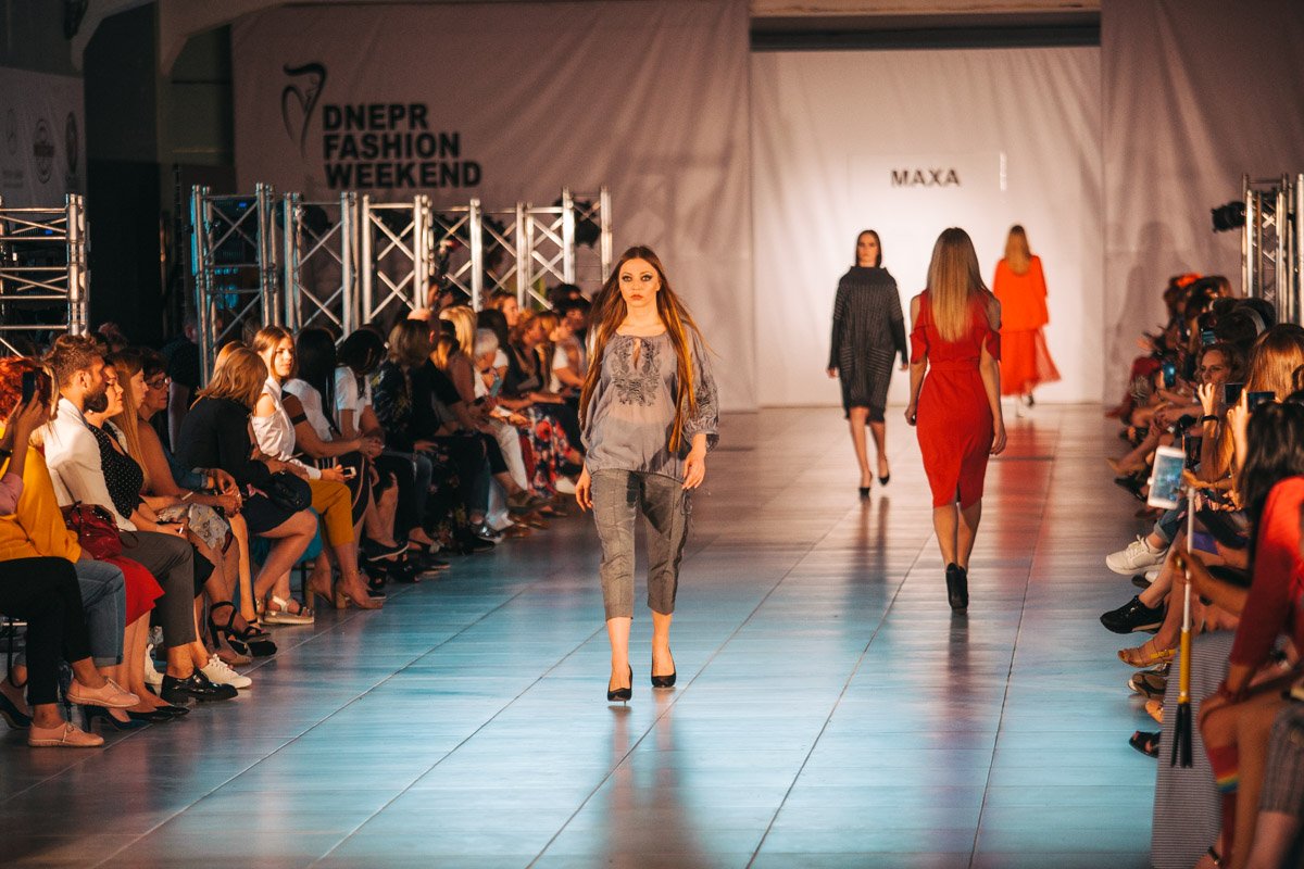 Дерзкие модели уверенно открыли мероприятие