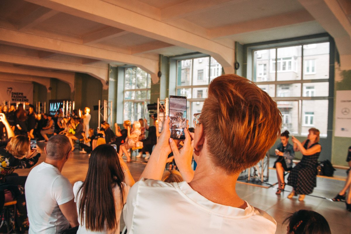 После показа можете заглянуть на чашечку вкусного и ароматного кофе, познакомиться с интересными людьми и пообщаться с самим создателем коллекции