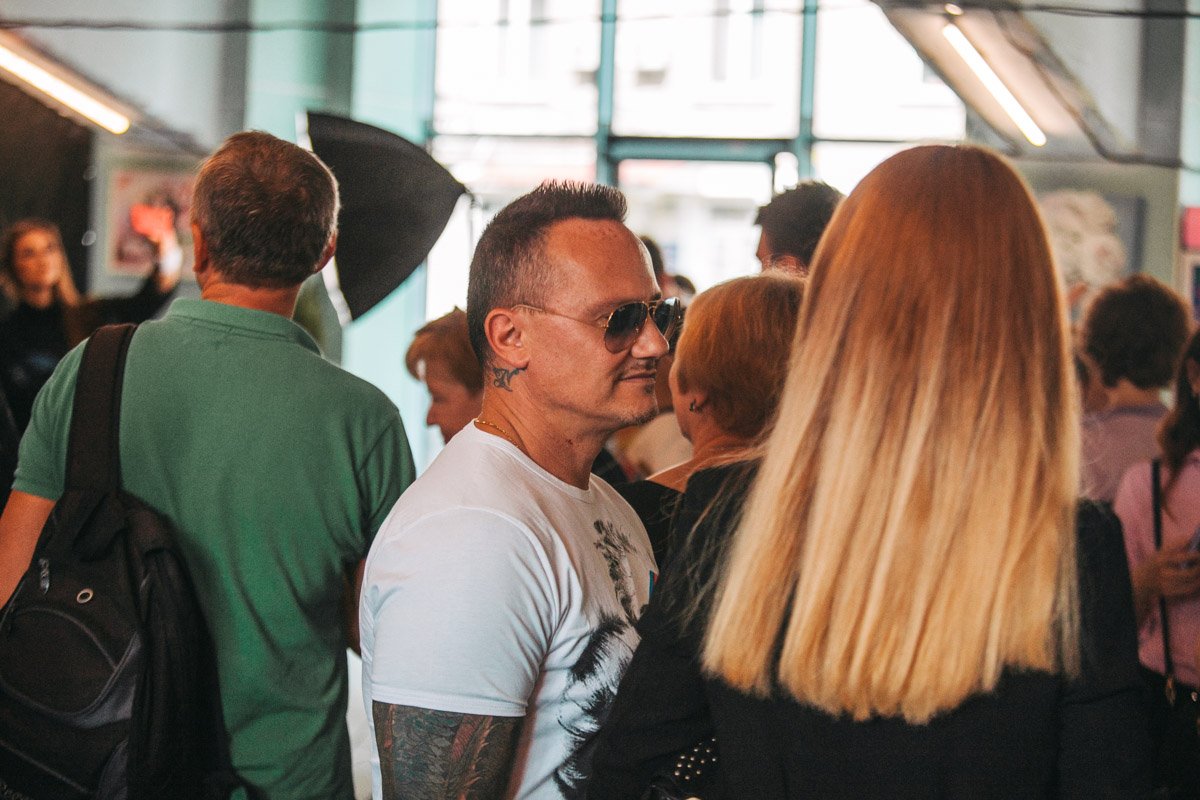 Неделю моды посетили много людей 