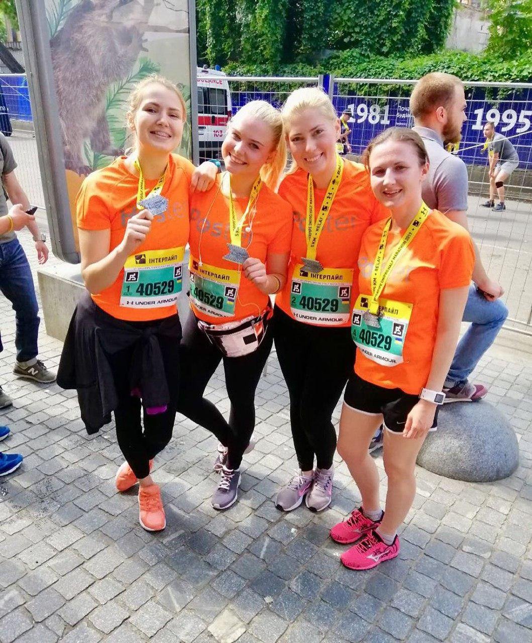 Нужно больше красивых девушек