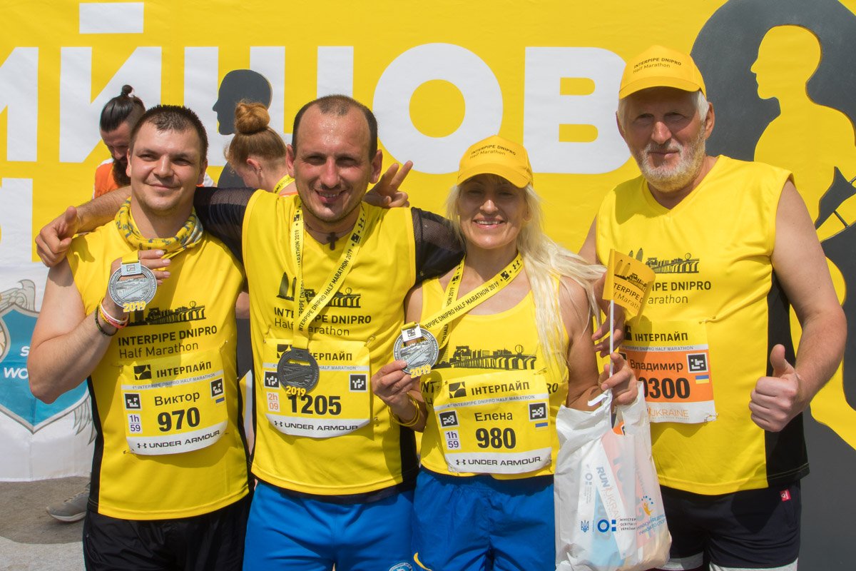 Участники получили медали 