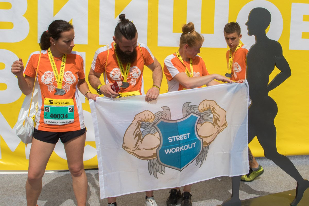 В забеге могли принимать участие команды 