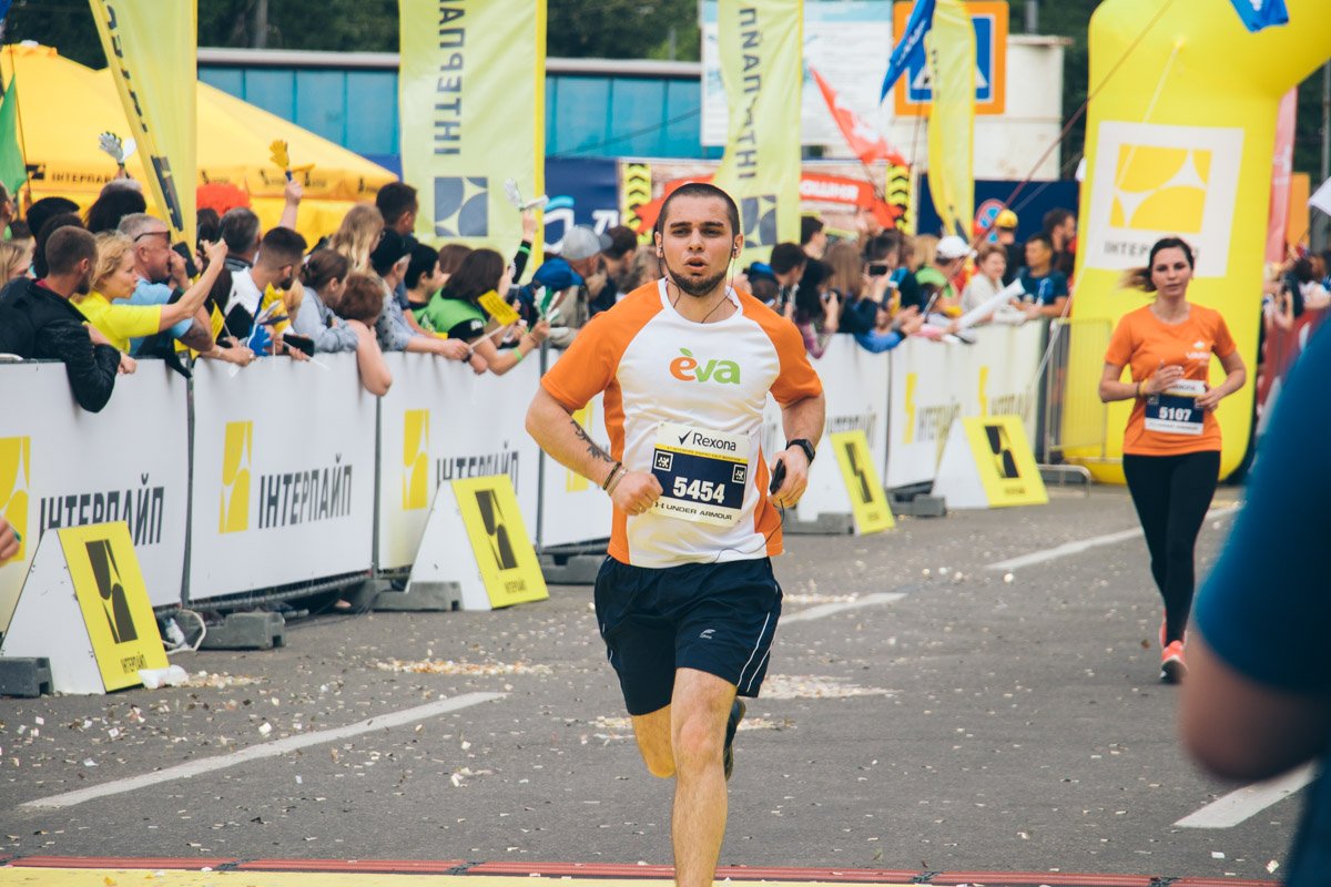 EVA не остались в стороне и пробежали дистанцию 