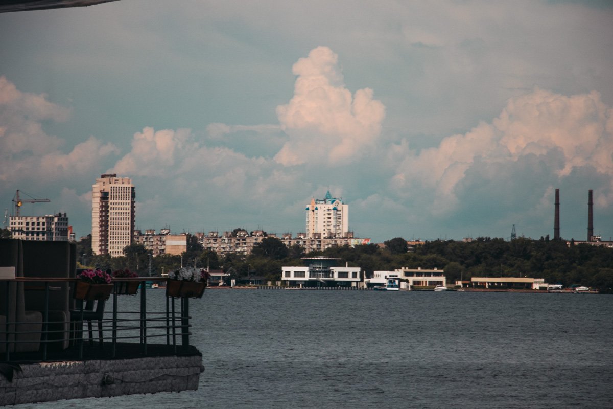 Для взора образ…Там, вдали Есть целый мир, он безграничный.