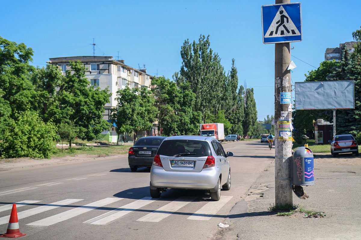 Женщину и 6-летнюю девочку забрали скорые в 6–ю городскую и детскую больницу на Космической Женщину и 6-летнюю девочку забрали скорые в 6–ю городскую и детскую больницу на Космической