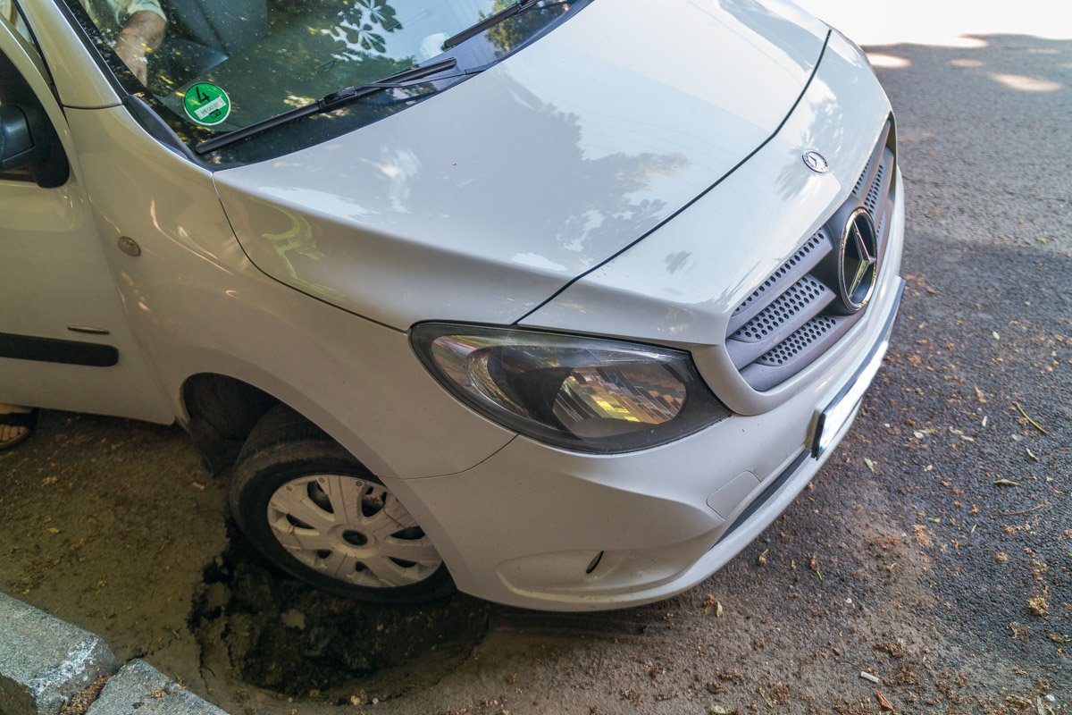 Водитель авто не пострадал Водитель авто не пострадал