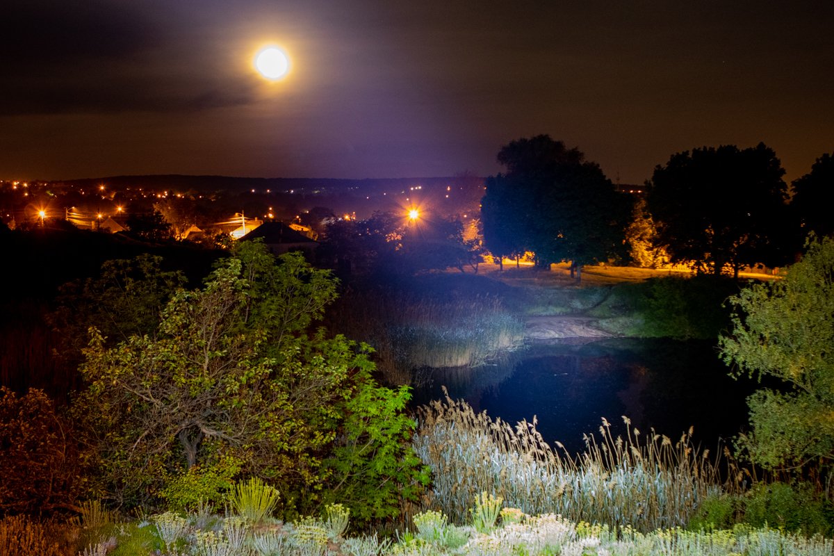 Глядя на луну и далекие звезды хочется мечтать, мечтать, мечтать...