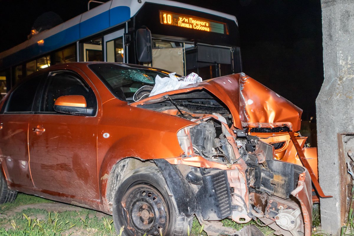 В "легковушке" пострадали 3 человека