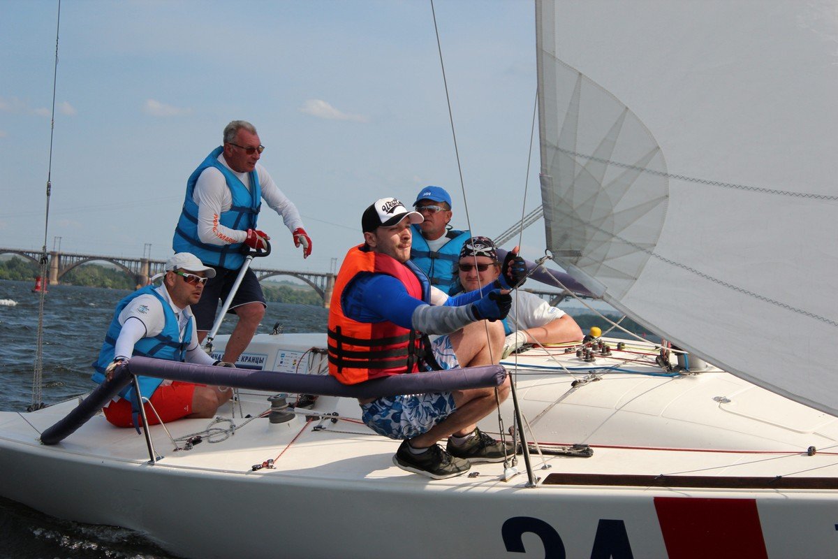 Упорству днепровских яхтсменов можно только позавидовать