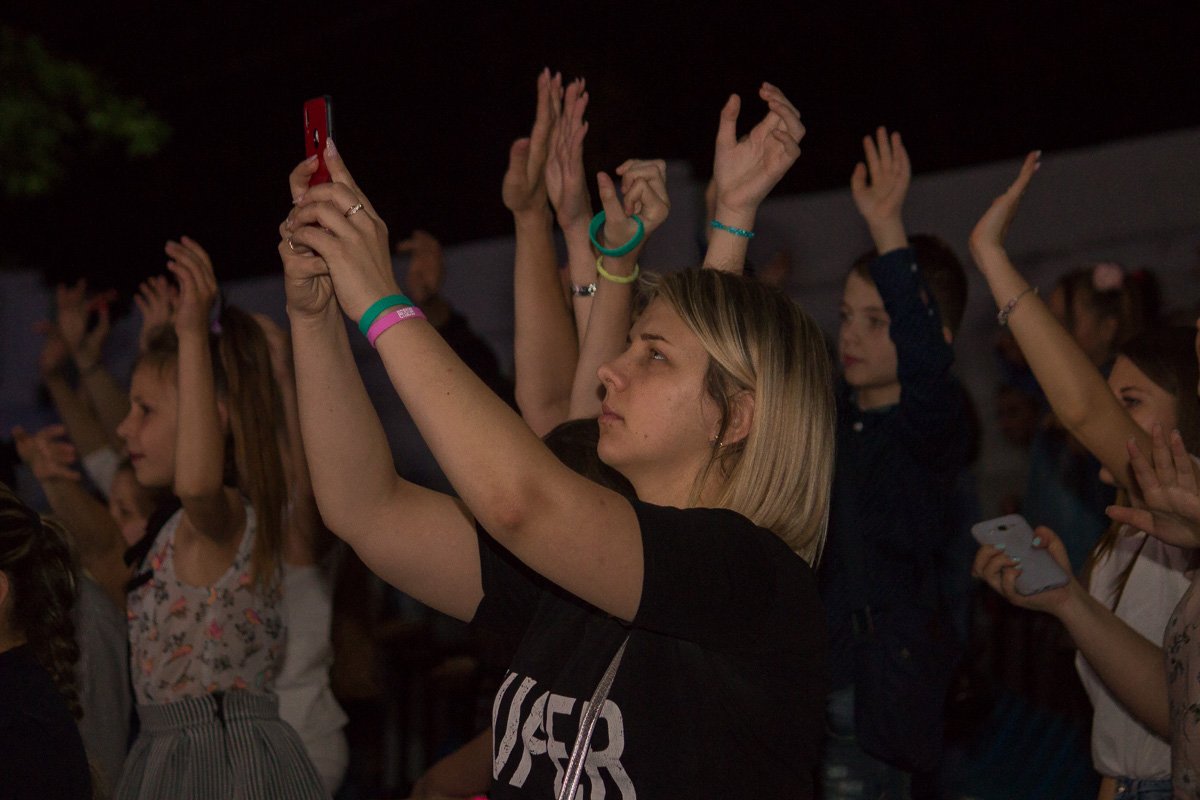 Зрители ни на секунду не расслаблялись и снимали каждый номер Зрители ни на секунду не расслаблялись и снимали каждый номер