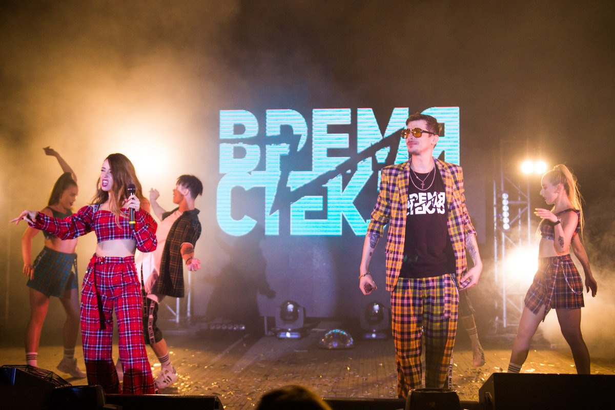 Третий раз DoDo и Позитив переоделись в клетку Третий раз DoDo и Позитив переоделись в клетку