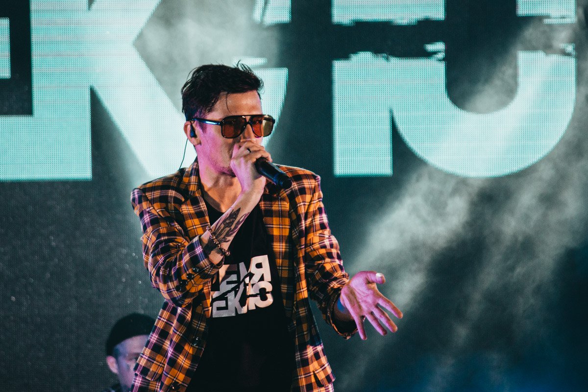 Публика с увлечением подпевала любимые песни Публика с увлечением подпевала любимые песни