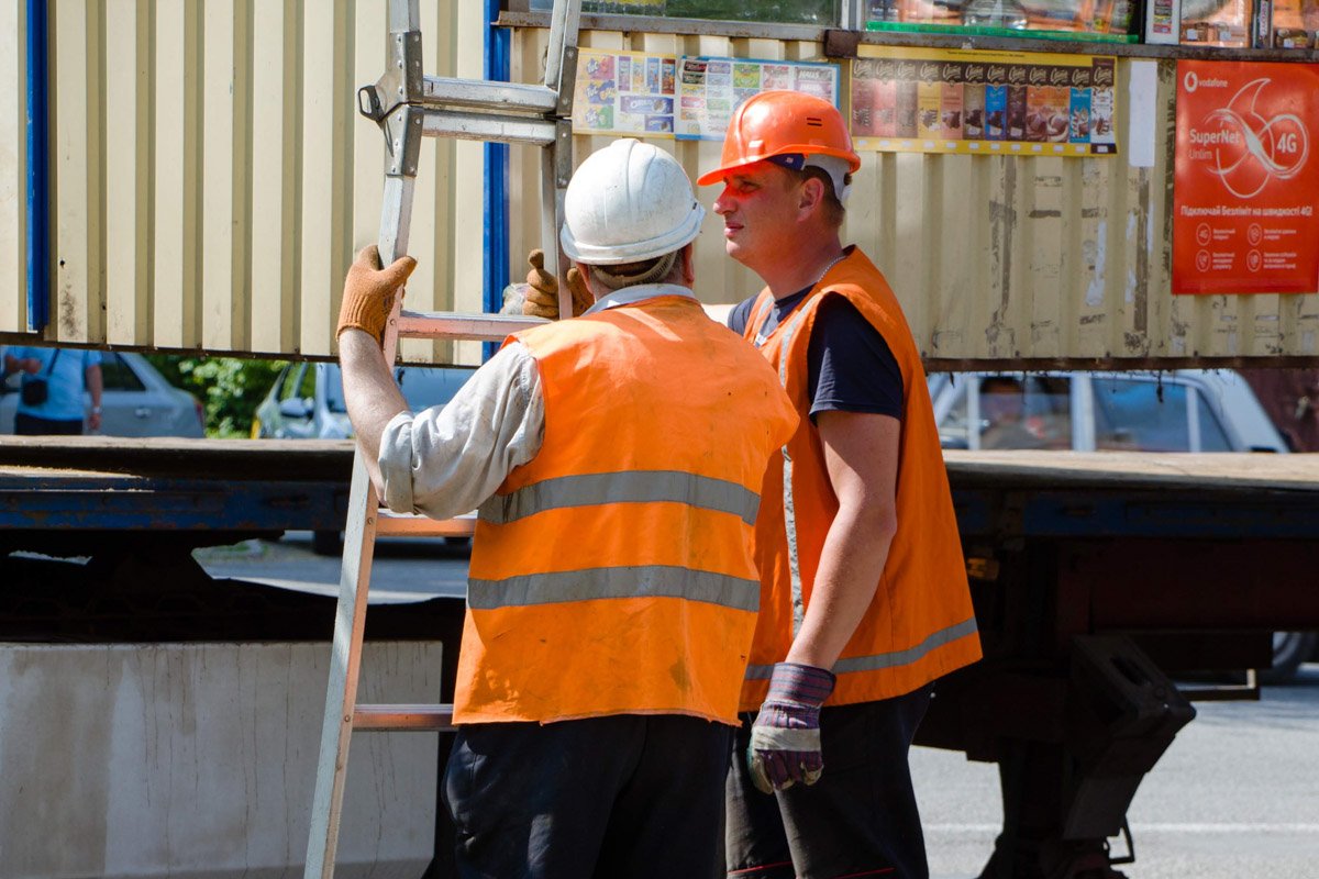 У владельца лотка было более месяца, чтобы забрать товар и личные вещи