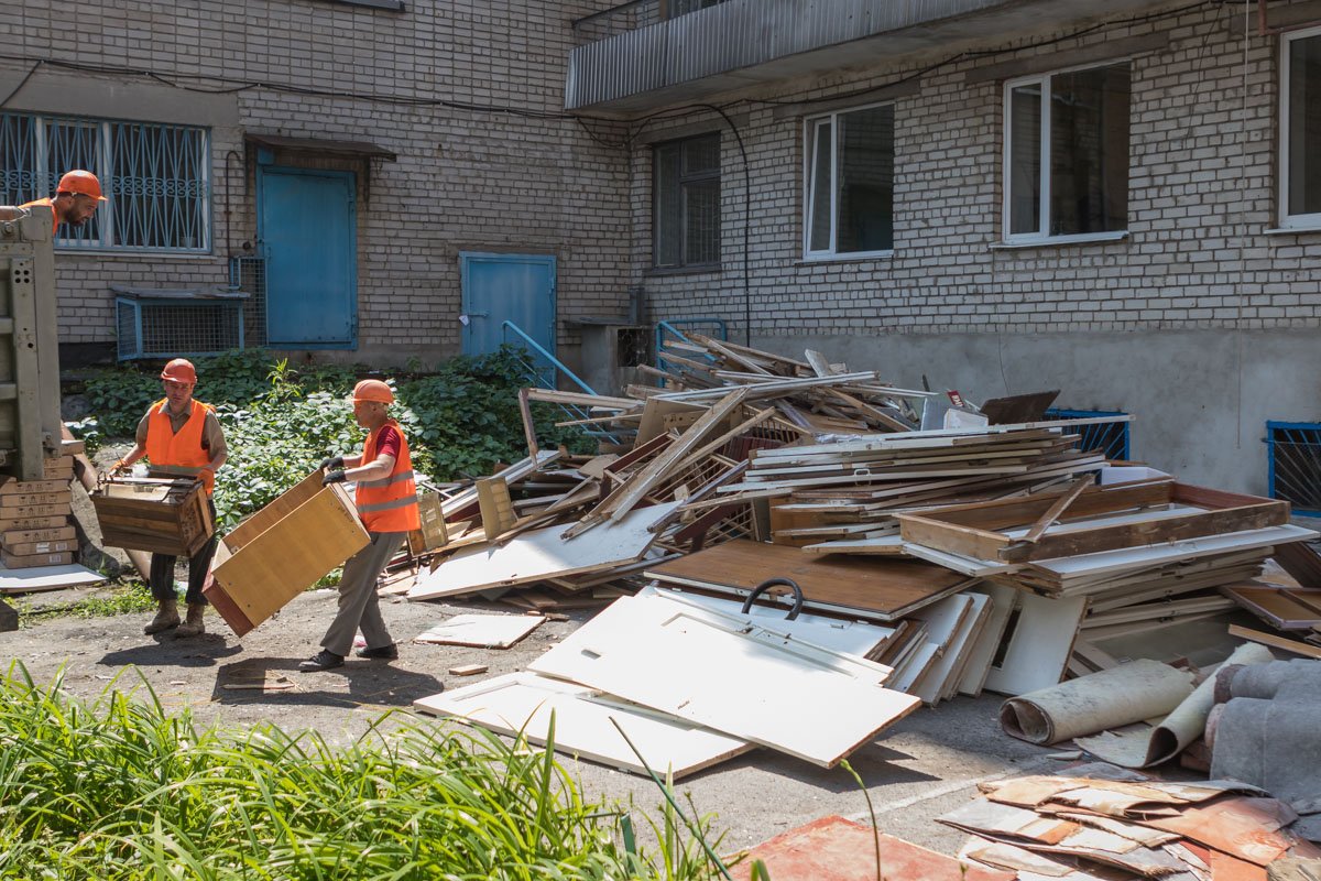 Работы по демонтажу в разгаре