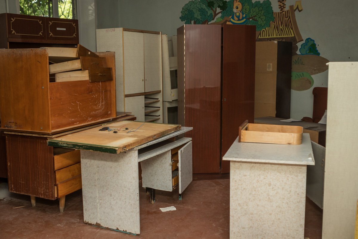 Вместо советской мебели будет современнаяВместо советской мебели будет современная