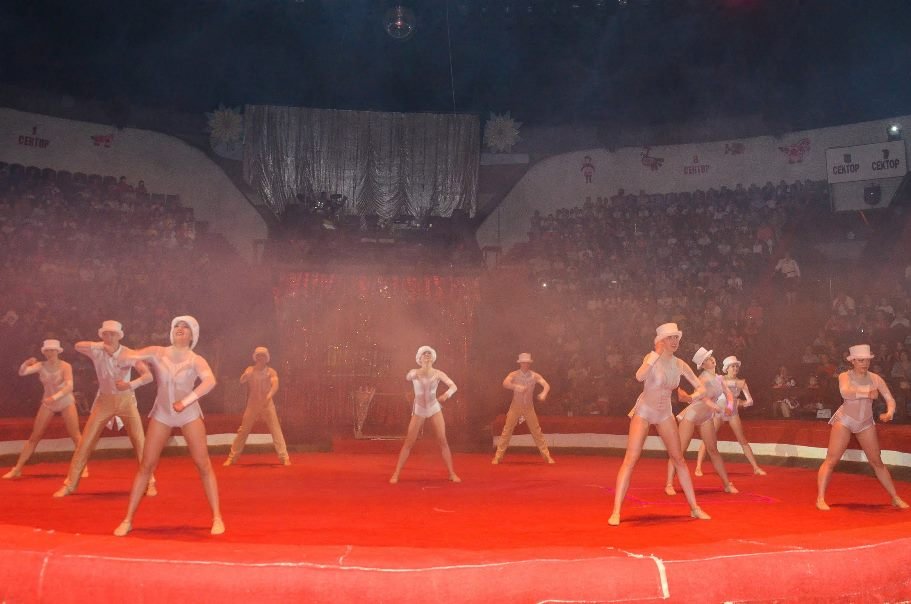 Днепропетровская ОГА устроила праздник для детей-сирот области 13