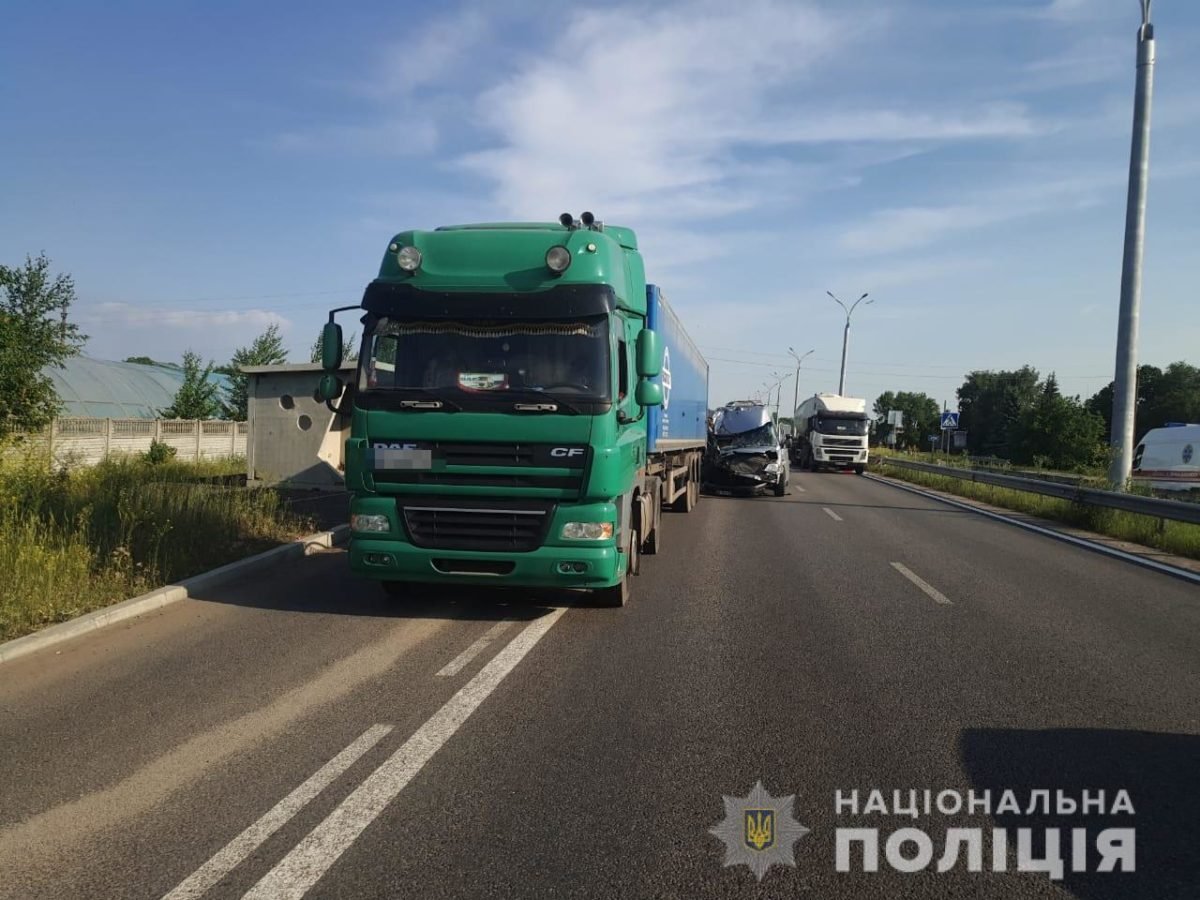 28 мая в районе в селе Каменное Солонянского района случилось крупное ДТП 28 мая в районе в селе Каменное Солонянского района случилось крупное ДТП
