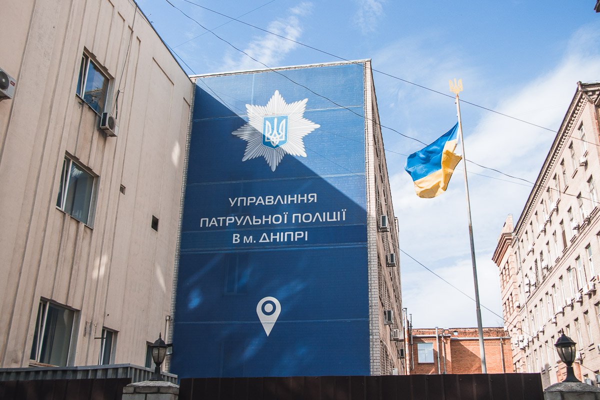 Здание полиции оперативно исследовали взрывотехники 