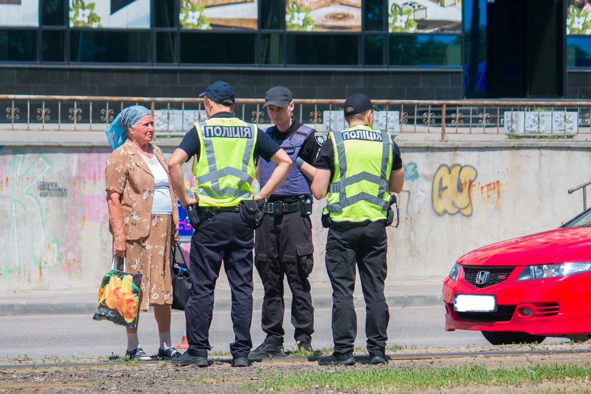 Очередной "бегун" через три полосы