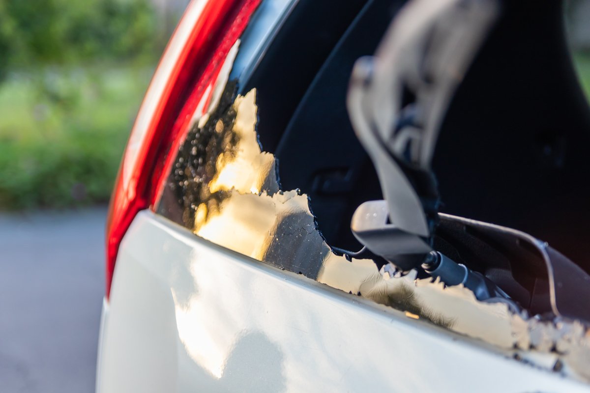 Велосипедист врезался в Nissan Велосипедист врезался в Nissan