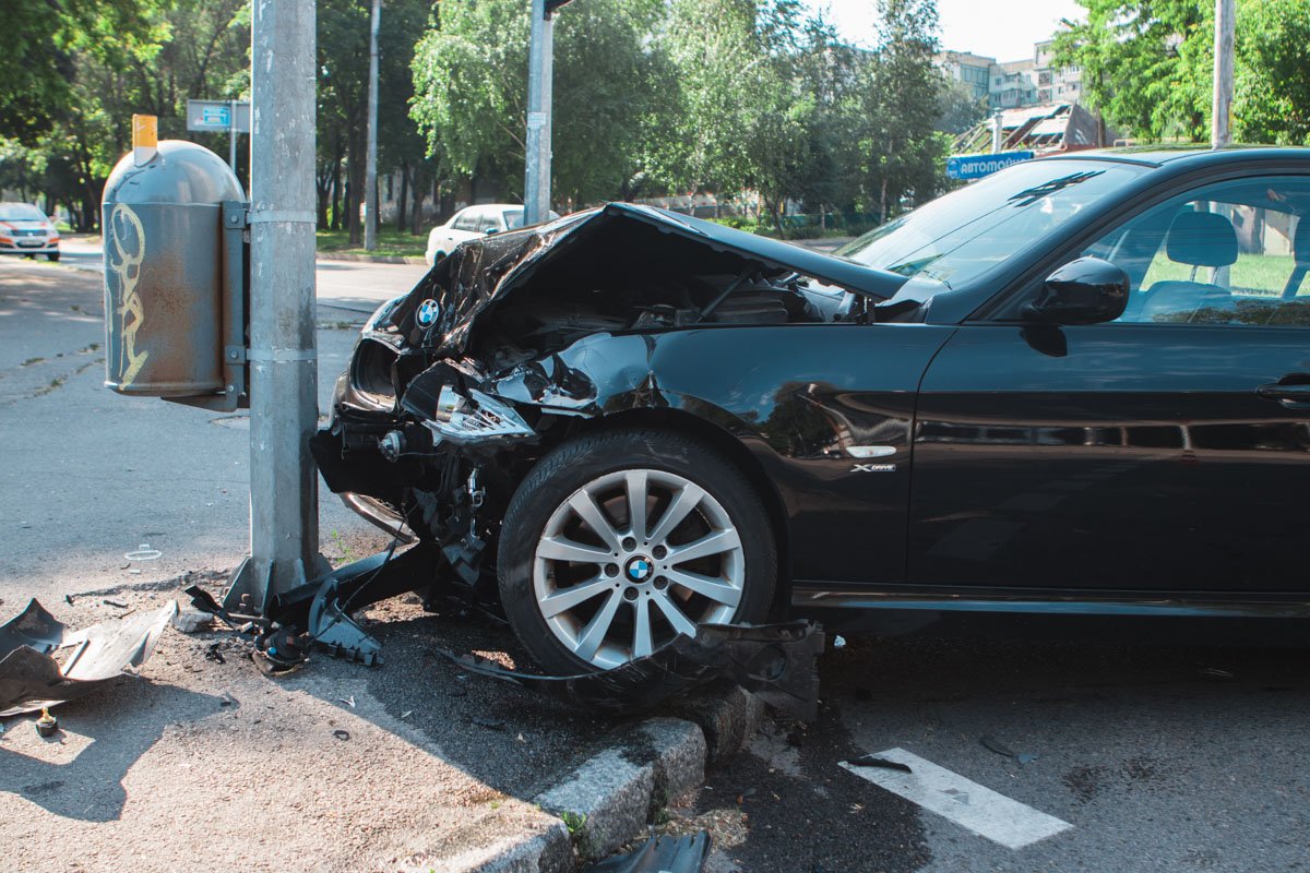 Мужчину из BMW забрала скорая